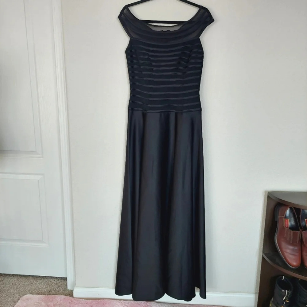 JS Collections Lace Black Classic‎ Gown Size 8